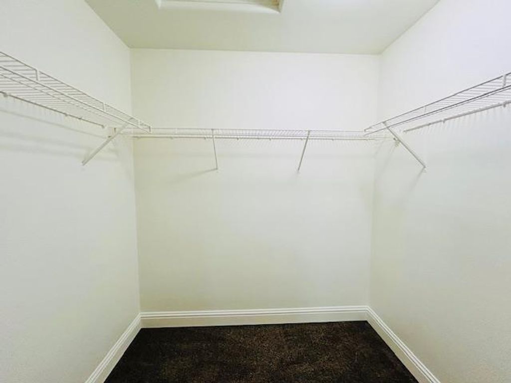 Image 15 of property listing at 5260 E Wildflower Lane, Fresno, CA 93725