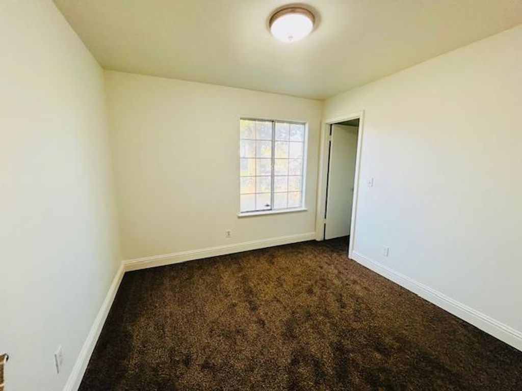 Image 20 of property listing at 5260 E Wildflower Lane, Fresno, CA 93725