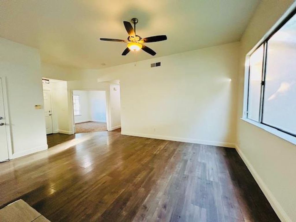 Image 7 of property listing at 5260 E Wildflower Lane, Fresno, CA 93725