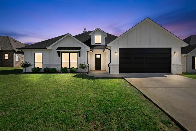 108 Decoy Ln, Hallsville, TX 75650
