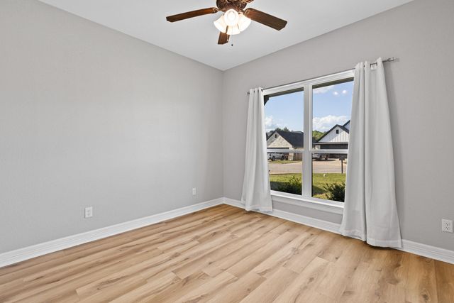 108 Decoy Ln, Hallsville, TX 75650