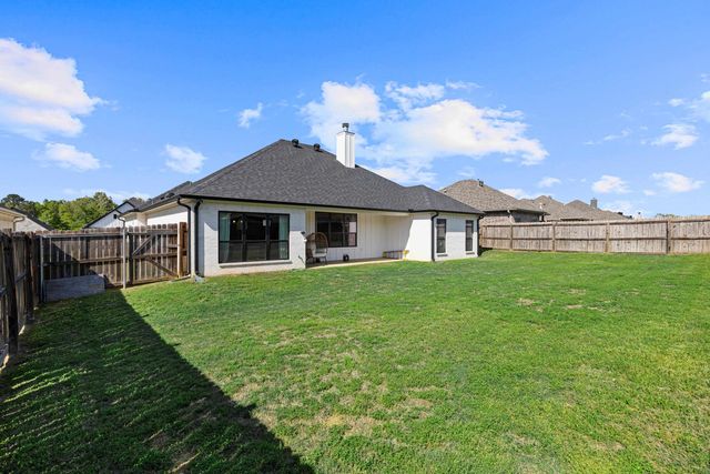 108 Decoy Ln, Hallsville, TX 75650