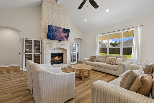 108 Decoy Ln, Hallsville, TX 75650
