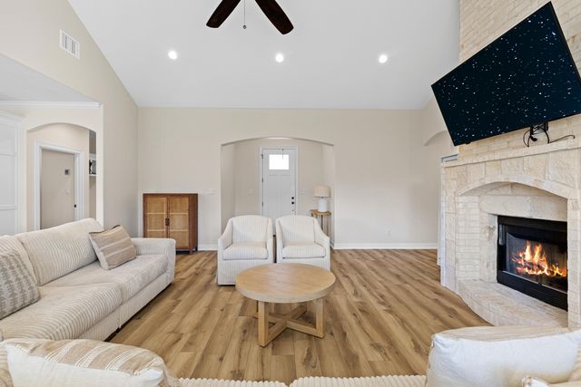 108 Decoy Ln, Hallsville, TX 75650