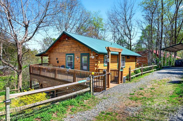 8 Blue Sky Drive, Leicester, NC 28748