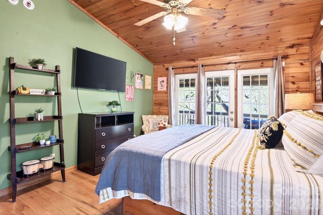 8 Blue Sky Drive, Leicester, NC 28748