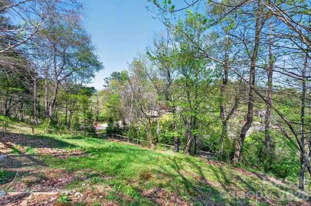 8 Blue Sky Drive, Leicester, NC 28748