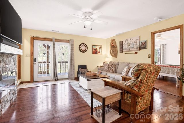 8 Blue Sky Drive, Leicester, NC 28748