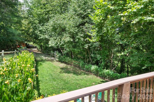 8 Blue Sky Drive, Leicester, NC 28748