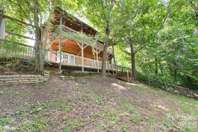 8 Blue Sky Drive, Leicester, NC 28748