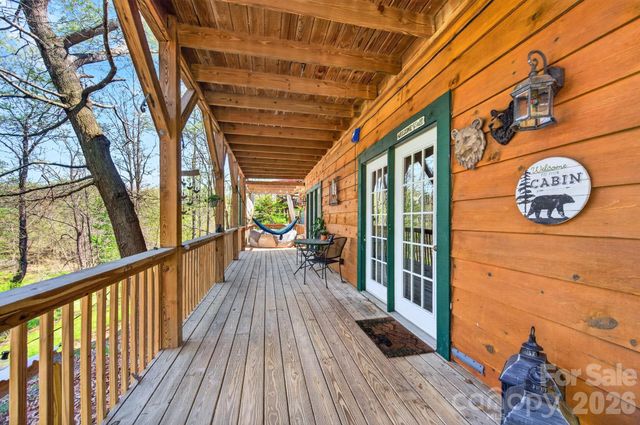 8 Blue Sky Drive, Leicester, NC 28748
