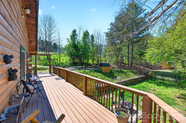 8 Blue Sky Drive, Leicester, NC 28748