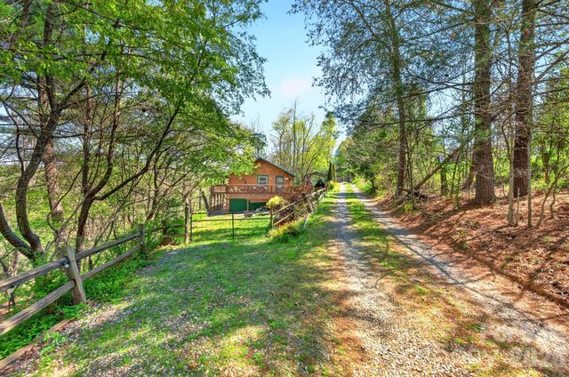 8 Blue Sky Drive, Leicester, NC 28748