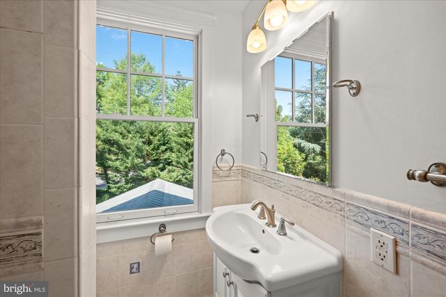 3810 DRESDEN ST, Kensington, MD 20895