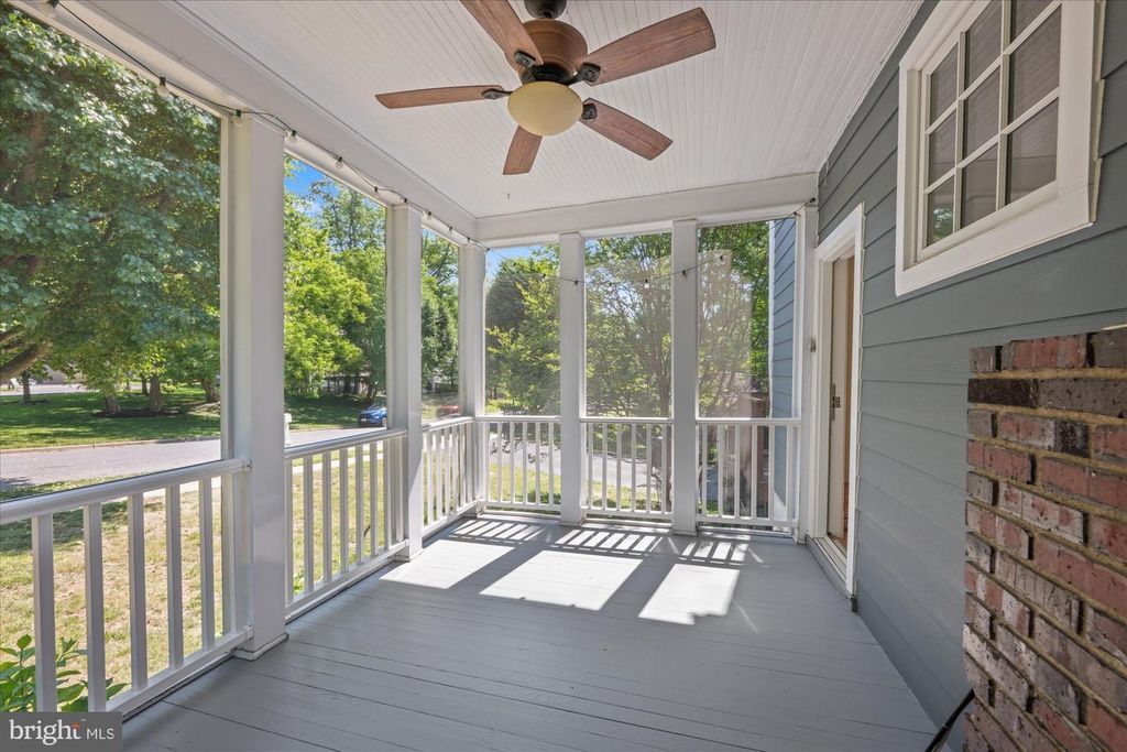 Image 13 of property listing at 3810 DRESDEN ST, Kensington, MD 20895