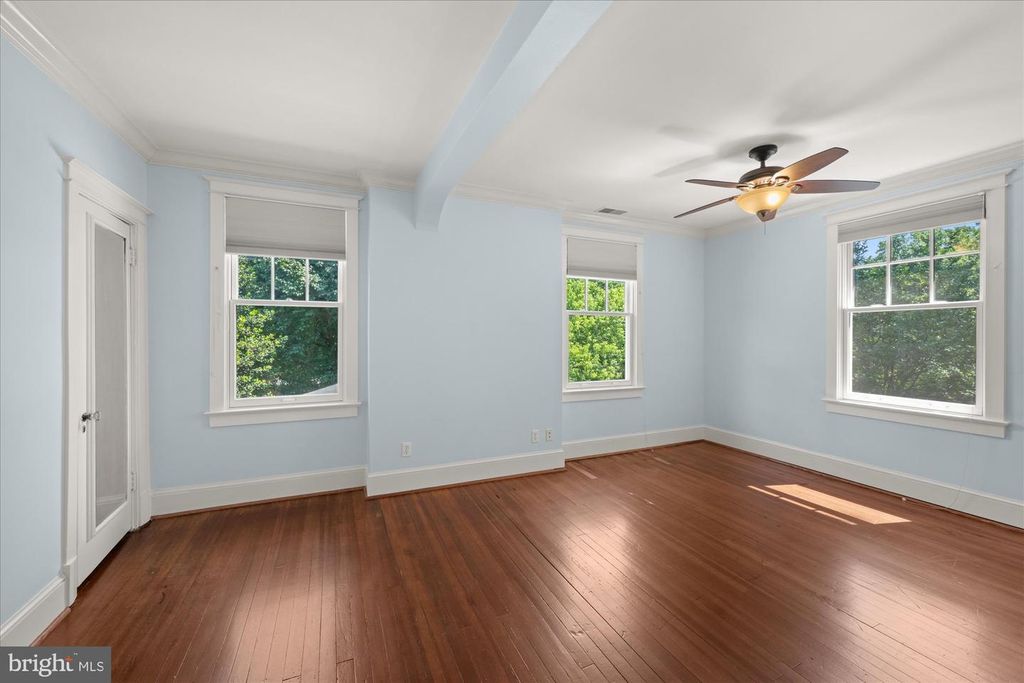 Image 28 of property listing at 3810 DRESDEN ST, Kensington, MD 20895