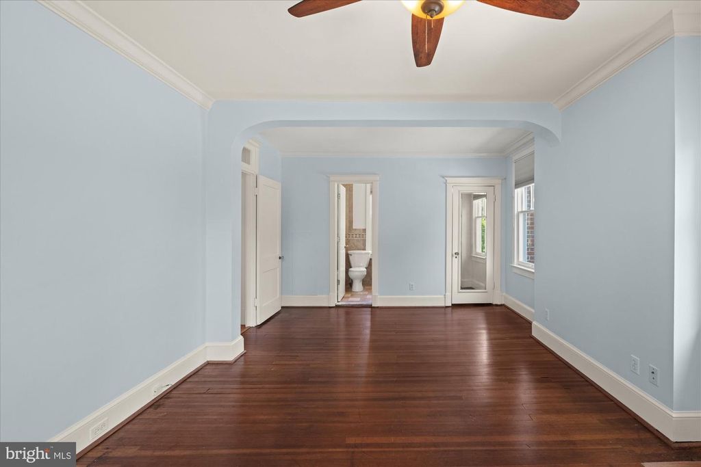 Image 29 of property listing at 3810 DRESDEN ST, Kensington, MD 20895