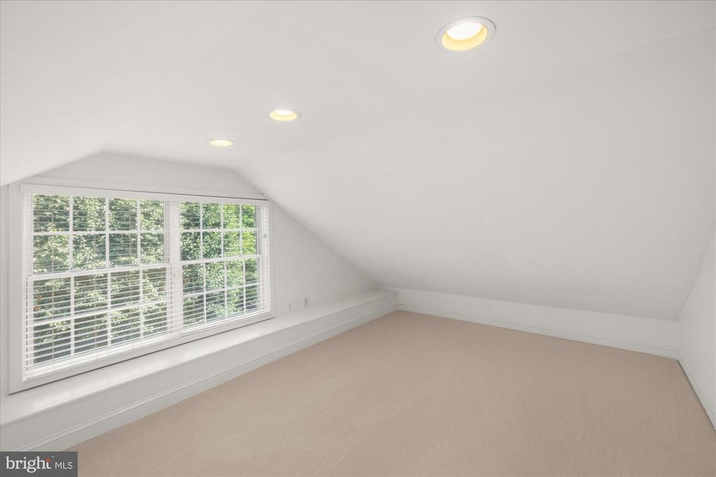 Image 42 of property listing at 3810 DRESDEN ST, Kensington, MD 20895