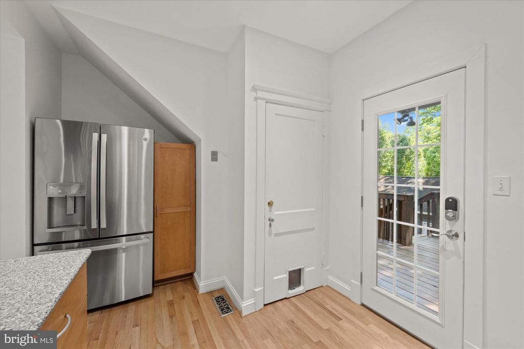 Image 43 of property listing at 3810 DRESDEN ST, Kensington, MD 20895