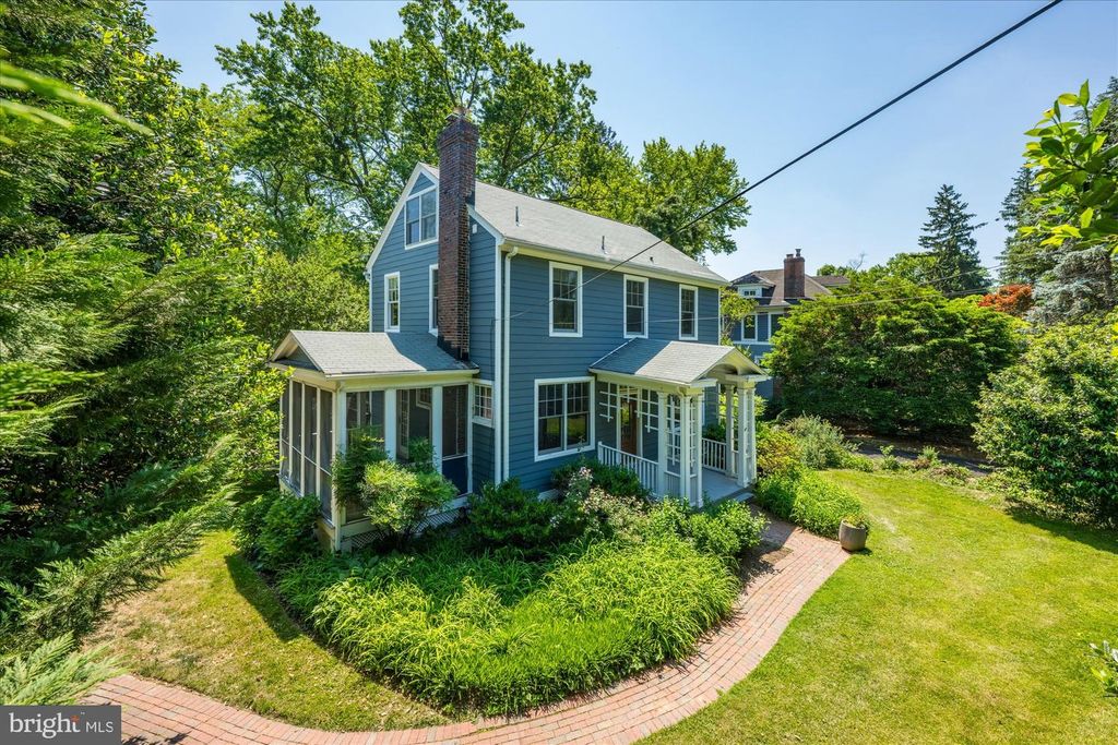 Image 64 of property listing at 3810 DRESDEN ST, Kensington, MD 20895