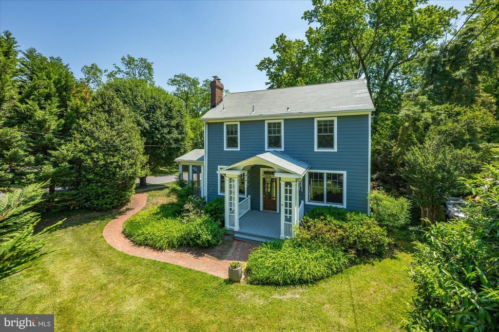 Image 66 of property listing at 3810 DRESDEN ST, Kensington, MD 20895