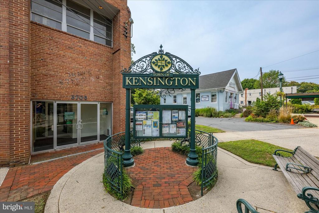 Image 69 of property listing at 3810 DRESDEN ST, Kensington, MD 20895