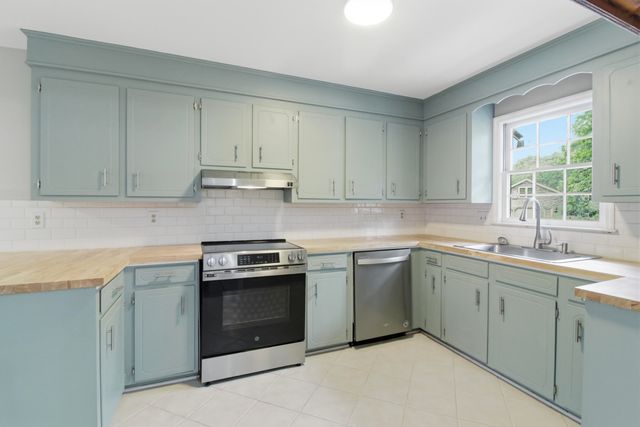 8110 Dearborne Road, North Charleston, SC 29406