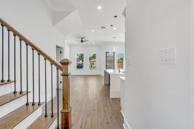 5642 Hirondel Street, Houston, TX 77033