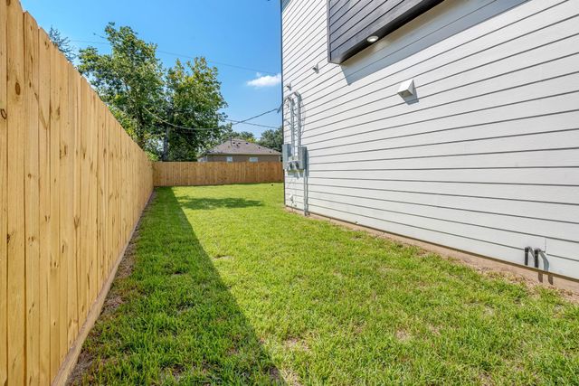 5642 Hirondel Street, Houston, TX 77033