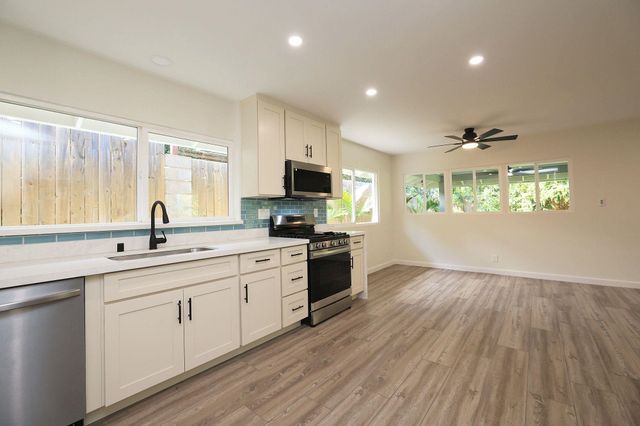 24 Olali St, Lahaina, HI 96761