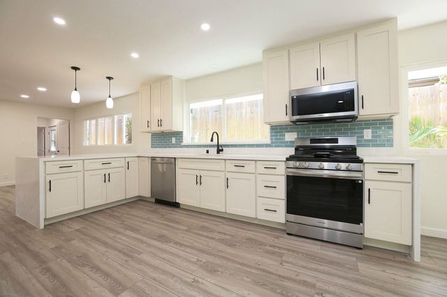 24 Olali St, Lahaina, HI 96761