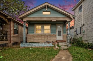 5306 Avenue M, Galveston, TX 77551