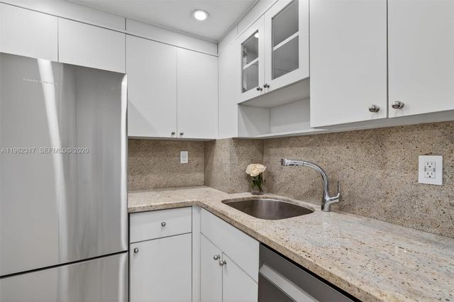 2899 Collins Ave 1223, Miami Beach, FL 33140