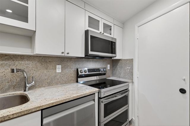 2899 Collins Ave 1223, Miami Beach, FL 33140