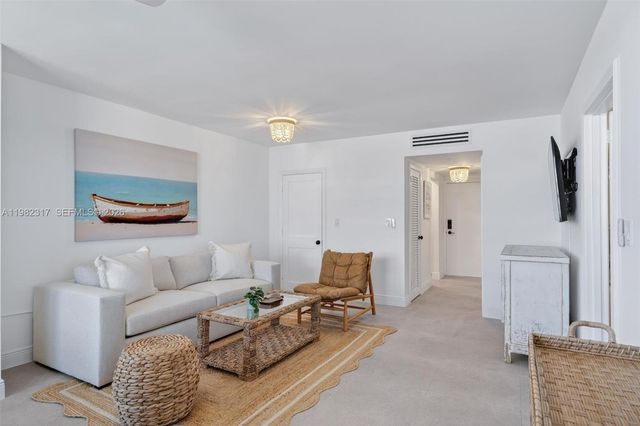 2899 Collins Ave 1223, Miami Beach, FL 33140