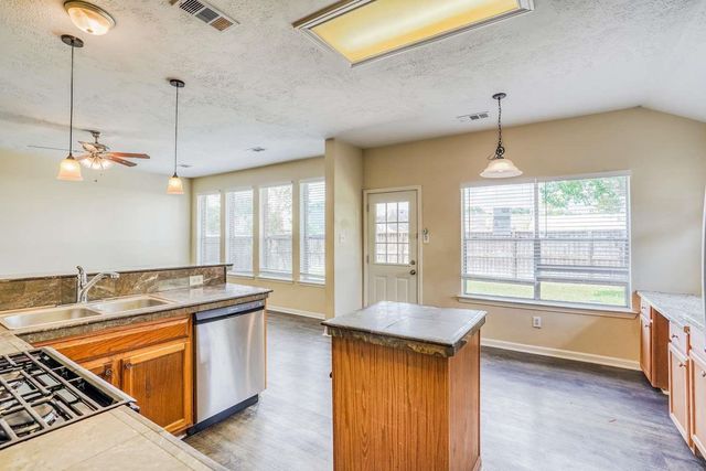 6711 Shelby Oaks Drive, Richmond, TX 77407