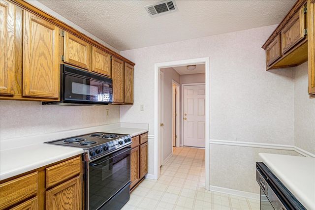 8544 OVERCUP OAKS DR, Cordova, TN 38018