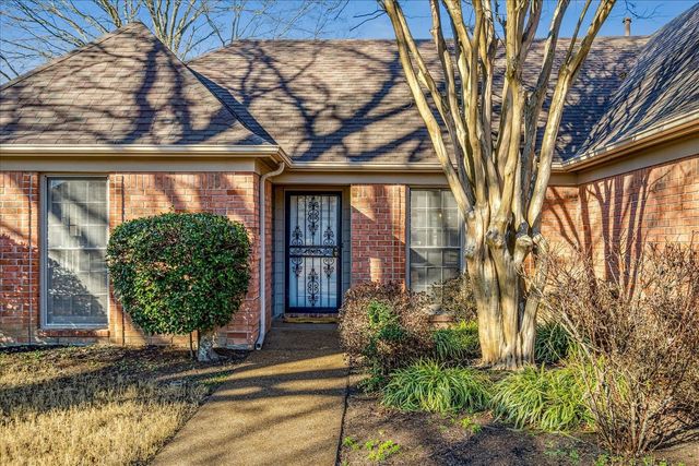 8544 OVERCUP OAKS DR, Cordova, TN 38018