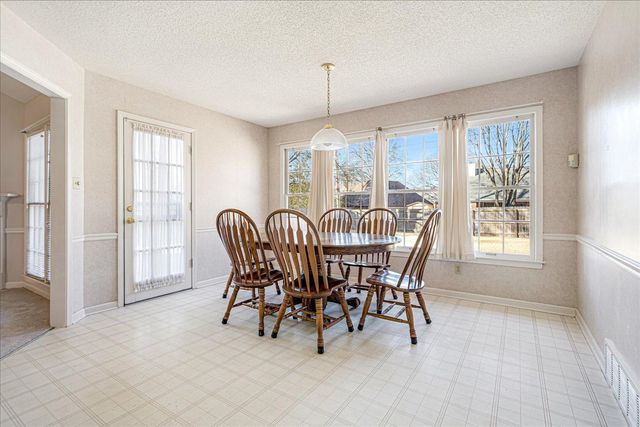 8544 OVERCUP OAKS DR, Cordova, TN 38018