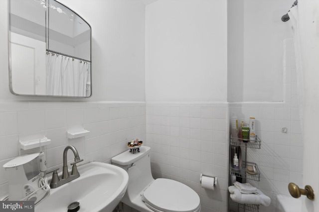 7015 LARGE ST, Philadelphia, PA 19149