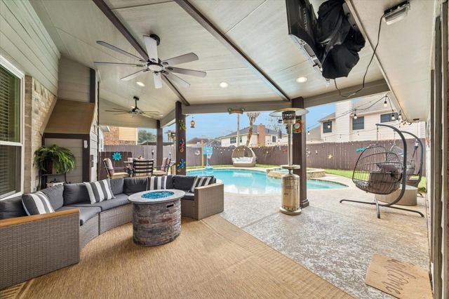 1802 Valero Street, Friendswood, TX 77546