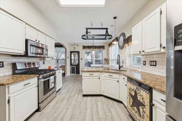 1802 Valero Street, Friendswood, TX 77546