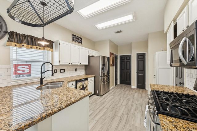 1802 Valero Street, Friendswood, TX 77546