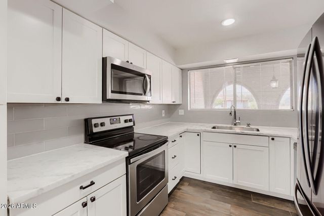 4005 W CAROL Avenue, Phoenix, AZ 85051