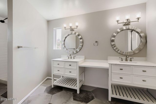 4005 W CAROL Avenue, Phoenix, AZ 85051