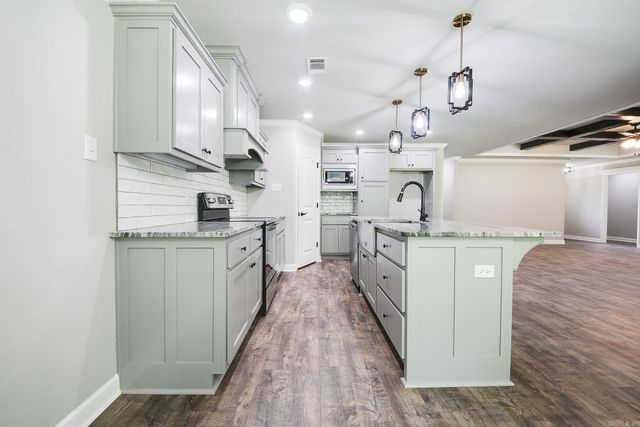 38 Arbor Trail Drive, Cabot, AR 72023