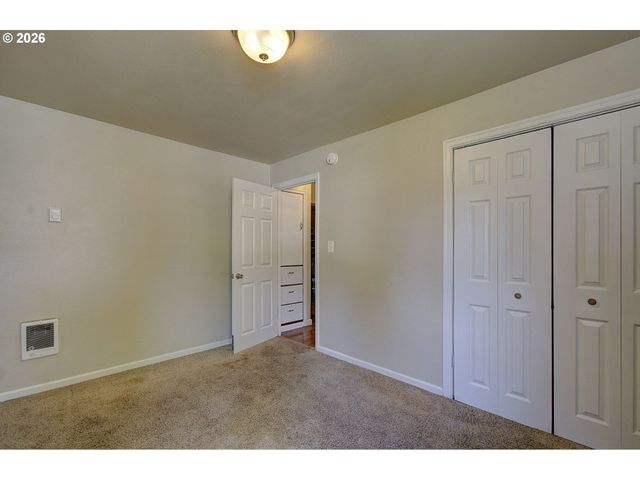 779 WASHINGTON St, Woodland, WA 98674