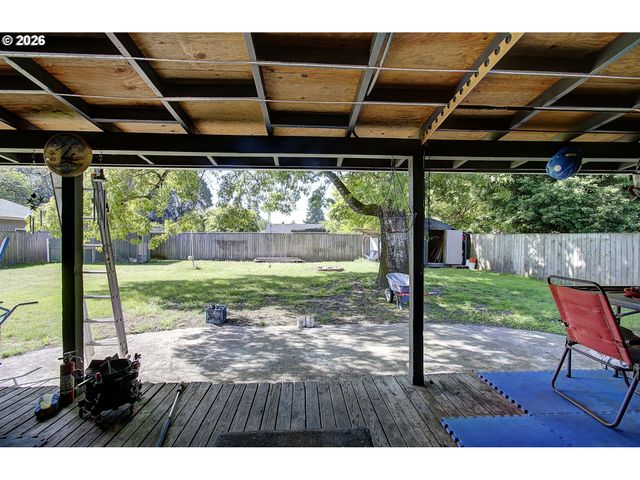 779 WASHINGTON St, Woodland, WA 98674