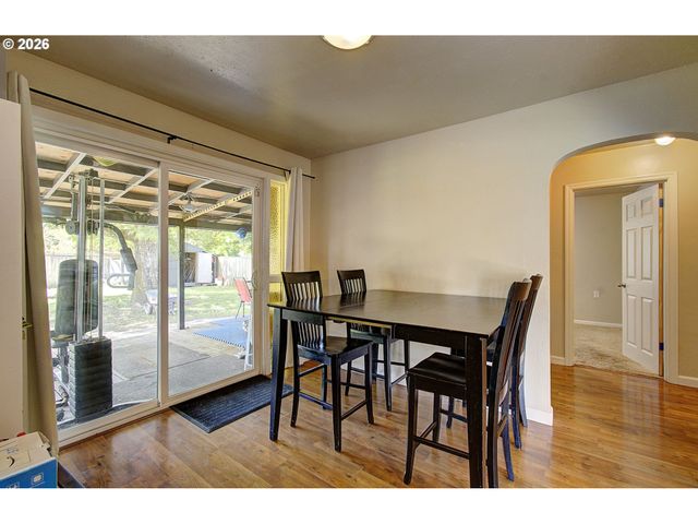 779 WASHINGTON St, Woodland, WA 98674