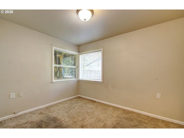 779 WASHINGTON St, Woodland, WA 98674
